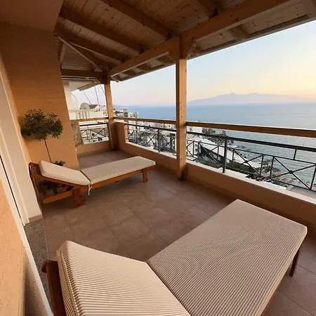 Hermes Luxury Penthouse Apartment *
