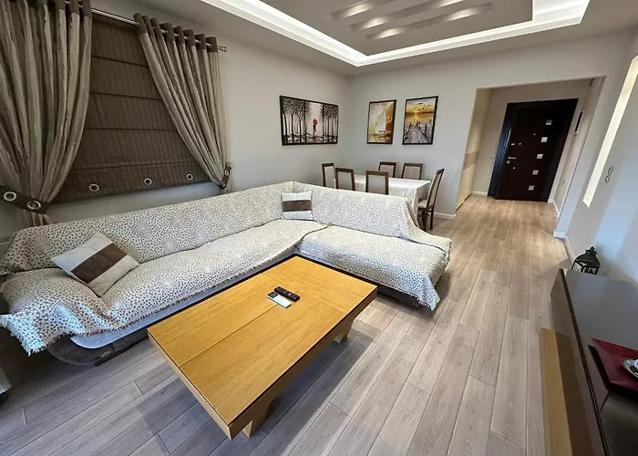 Hermes Luxury Penthouse * Sarandë