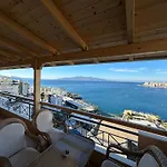 Hermes Luxury Penthouse Apartment *