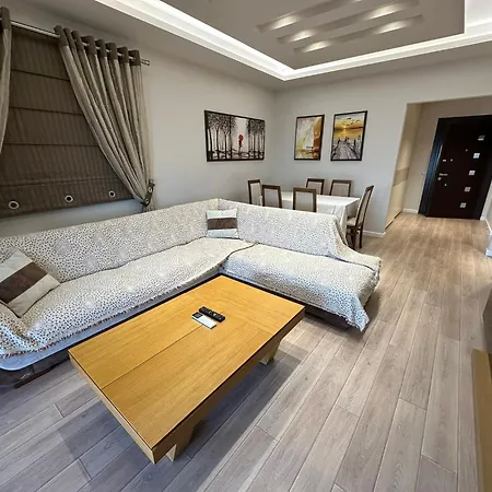 Hermes Luxury Penthouse * Sarandë