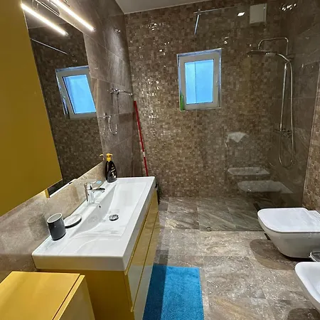 Hermes Apartment